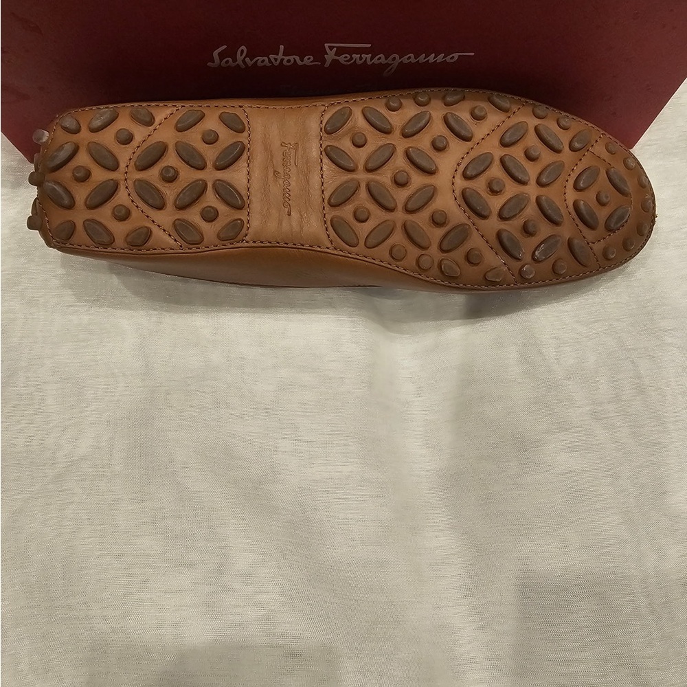 Salvatore Ferragamo Women’s Tan Leather Bit-Detail Driving Loafers - Picture 4 of 6